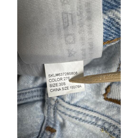 Abercrombie Fitch AF High Rise Mom Jean Womens Size 30 / 10 S Light Wash Raw Hem - Picture 6 of 6